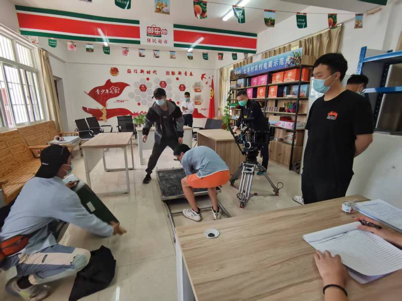 乌马河区广告片拍摄公司：极简主义践行者，少即是多的视觉哲学